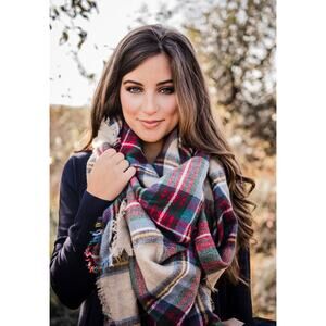 NWOT Boutique plaid blanket scarf generous wrap